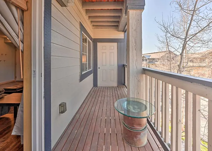 Steamboat Home W/ Garage, 1 Mi To Ski Resort
