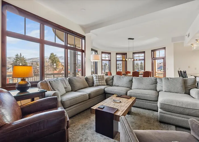 Expansive Luxury Condo - Downtown - Summer Ac